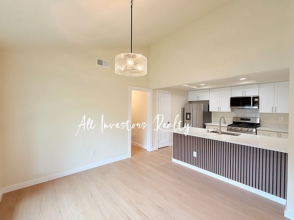 4th image of 4603 Driftwood Cir #1