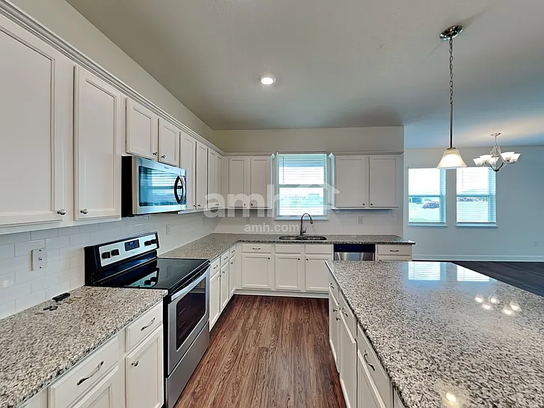 4832 Reisswood Loop — Photo 4
