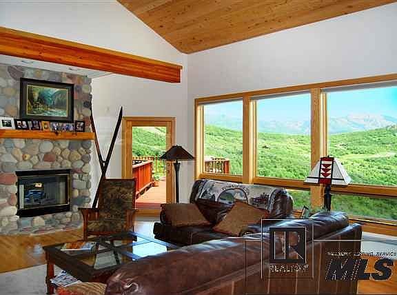 4th image of 41205 Juniper Springs Ct