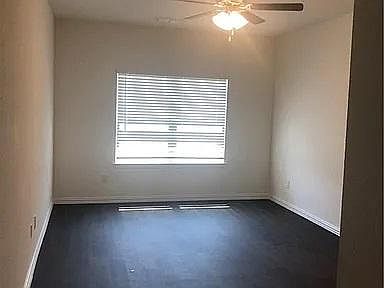 5th image of 500 Woodhaven Dr