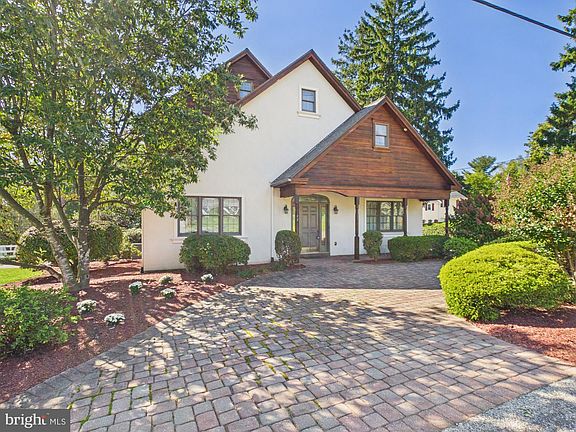 2nd image of 42 Newport Rd