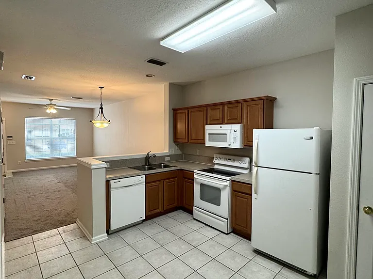 8428 Thornbush Ct — Photo 11