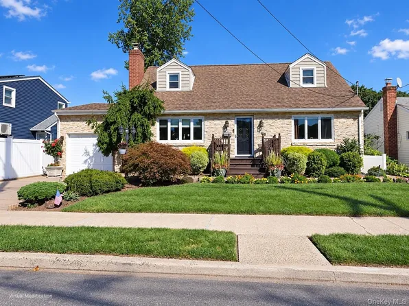 169 Doris Avenue, Franklin Square, NY 11010
