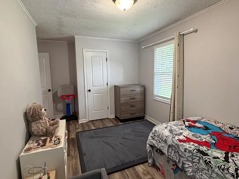 726 Lafayette Rd — Photo 13
