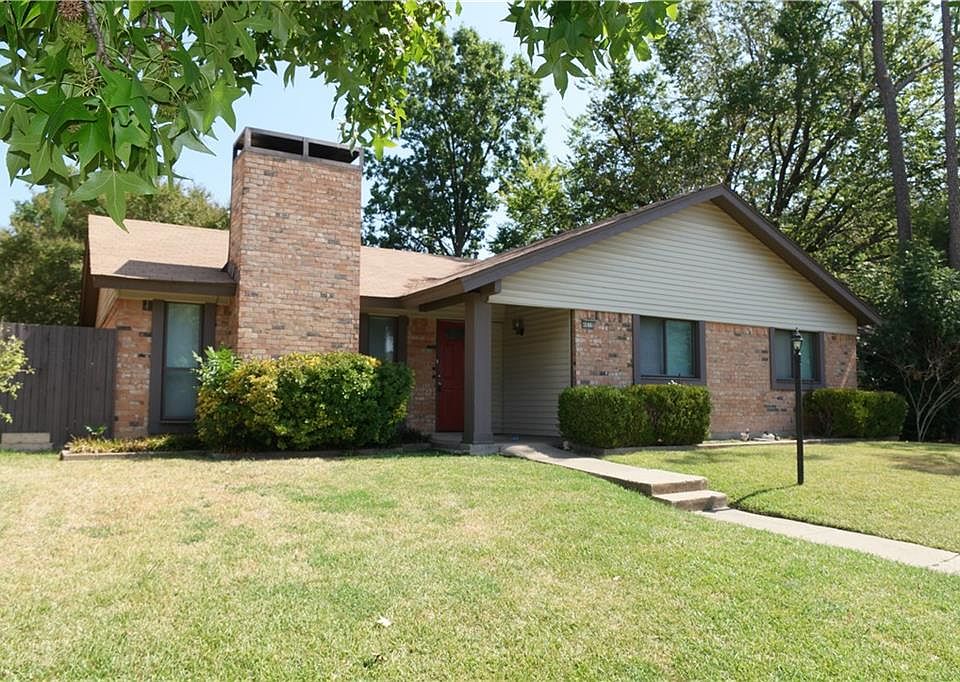 1st image of 4618 Oakwood Dr