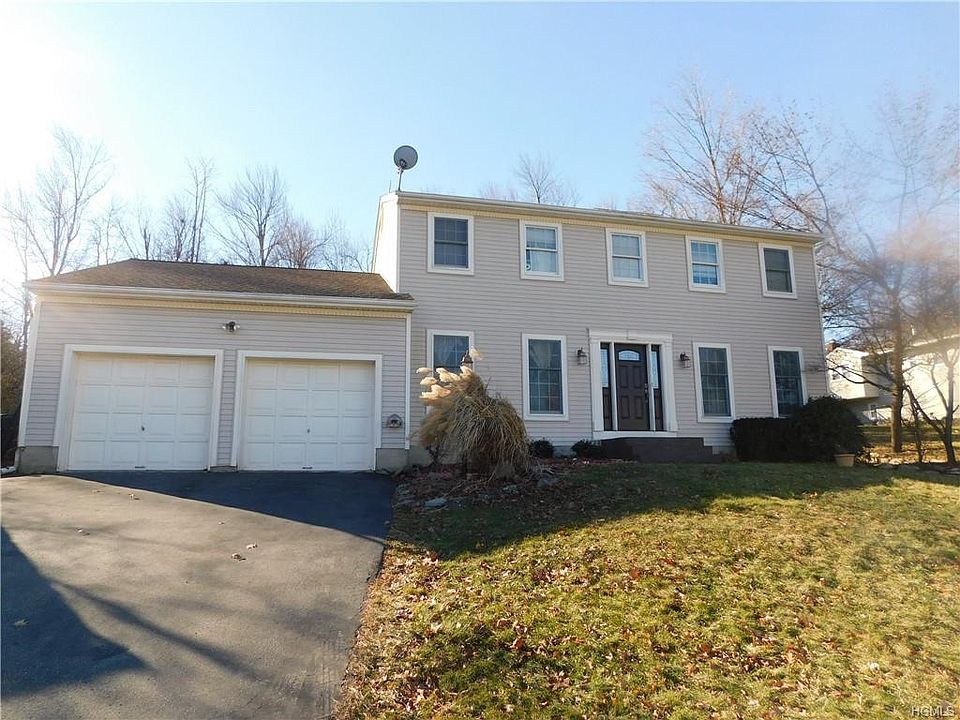 1st image of 35 Winchester Dr