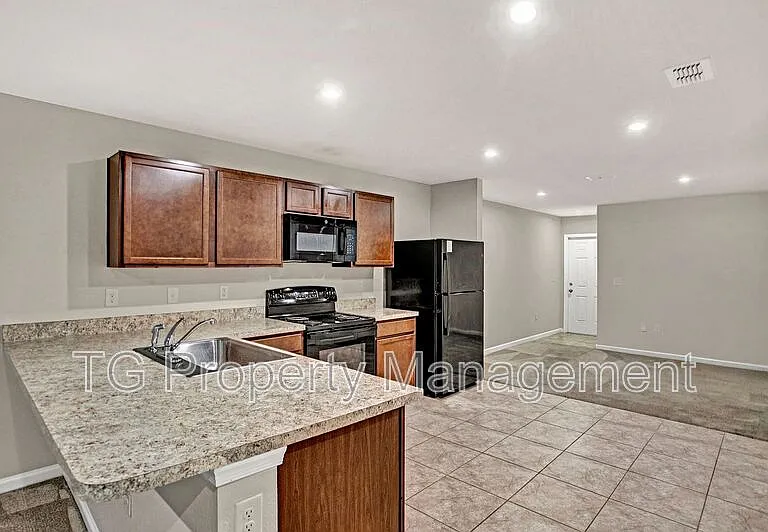 5958 Creekside Crossing Dr — Photo 6