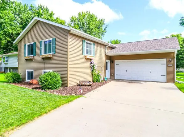 1015 East BLODGETT STREET, Marshfield, WI 54449