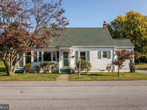 226 Walnut St, Berryville, VA 22611