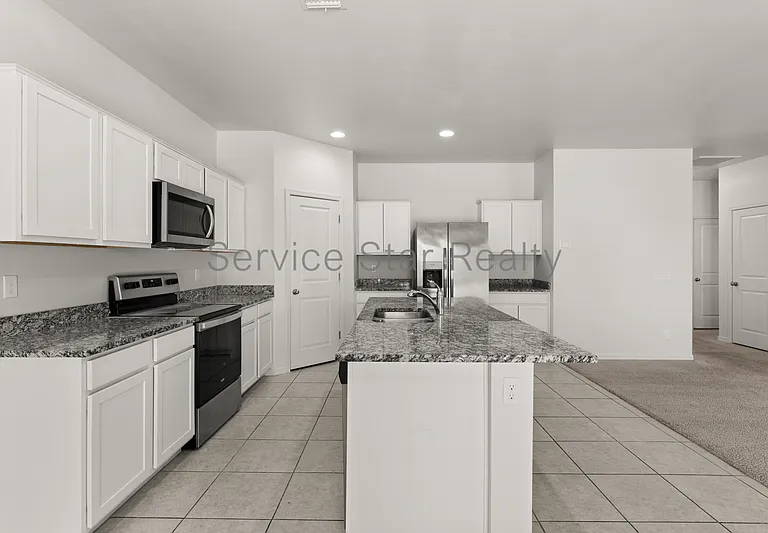 2402 E Alonso Dr — Photo 12