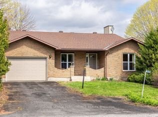 5529 Woodeden Dr, Ottawa, ON K4M1B4