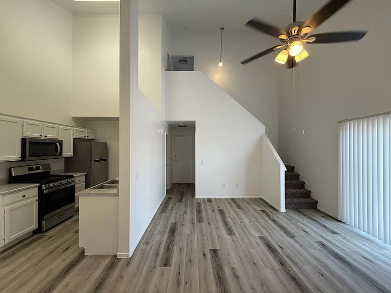 1129 Plantation Ct #0 — Photo 2