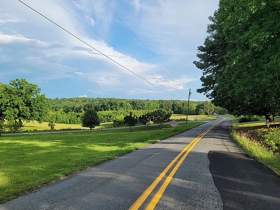 4th image of 1609 Lawless Creek Rd