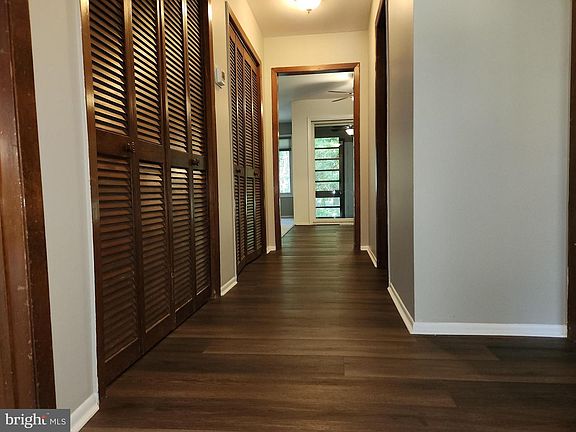4th image of 126 E Holly Ln