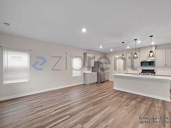4th image of 2708 Arbor Loop Dr