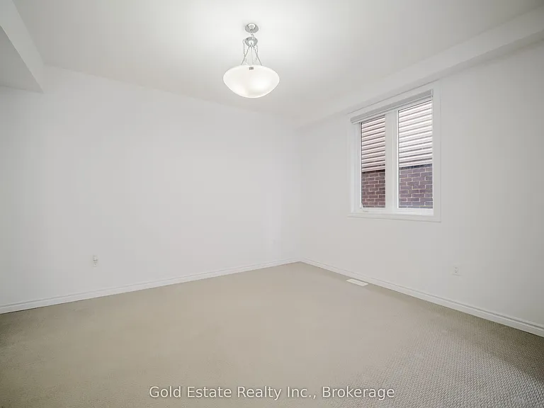 19 McLaren Ave — Photo 18
