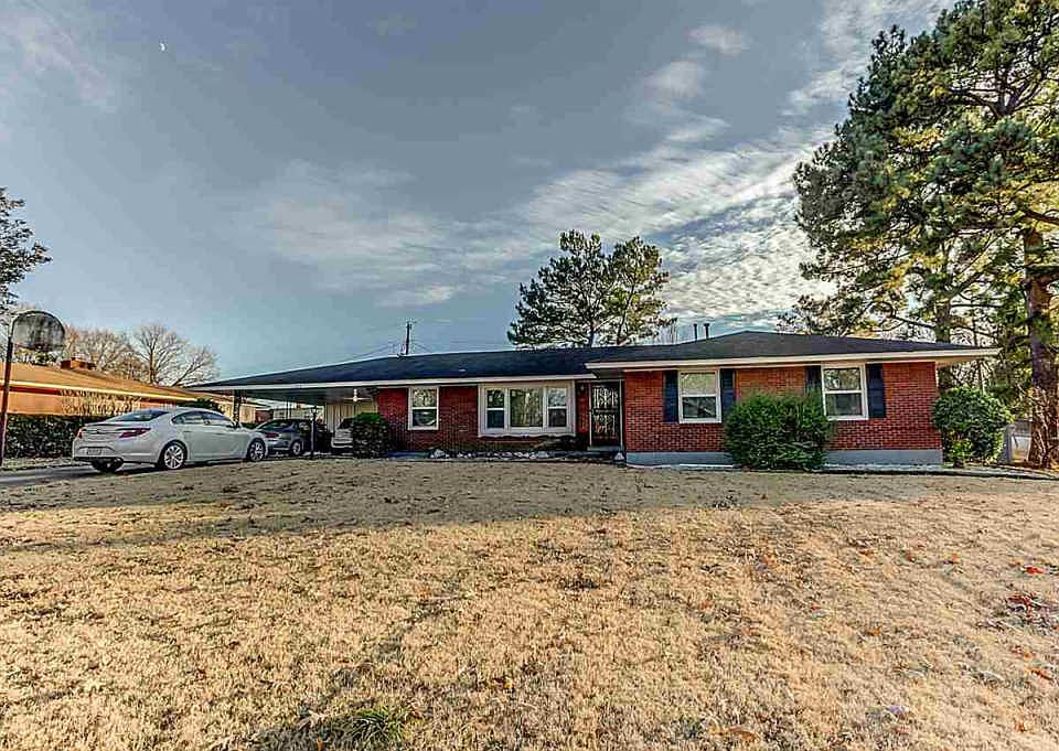 1st image of 1585 Bonnie Dr
