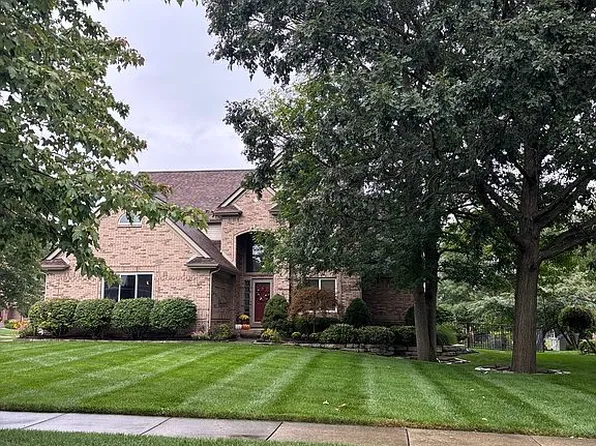 52686 Coulter Ct, New Baltimore, MI 48047