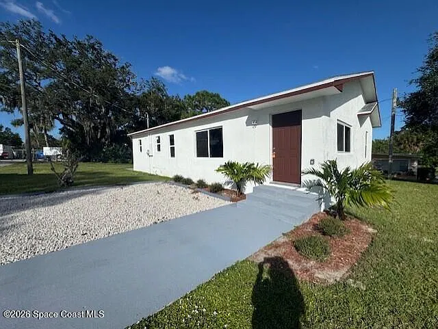 3 bed, 2.0 bath, 1144 sqft, $2,250 — Photo 2