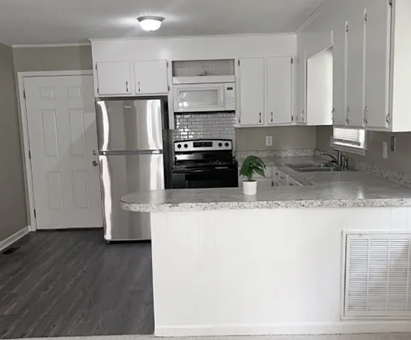 3140 Plantation Dr #B — Photo 2