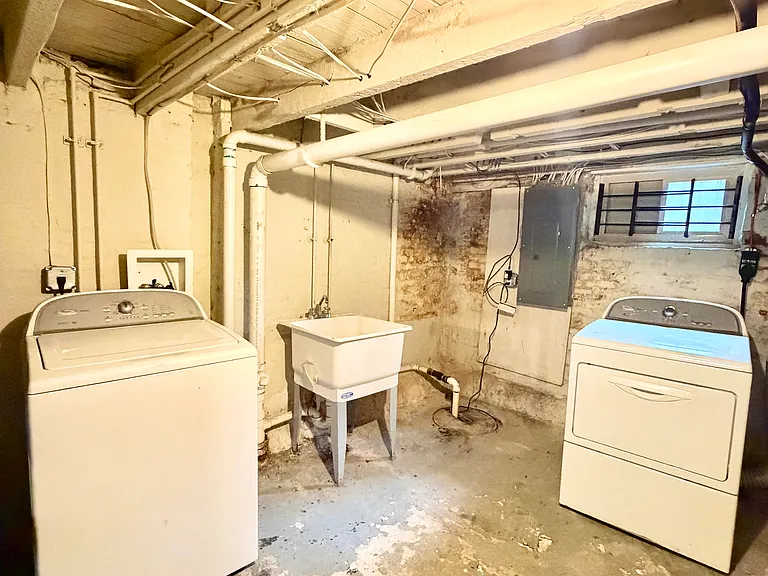 32 N Potomac St — Photo 18
