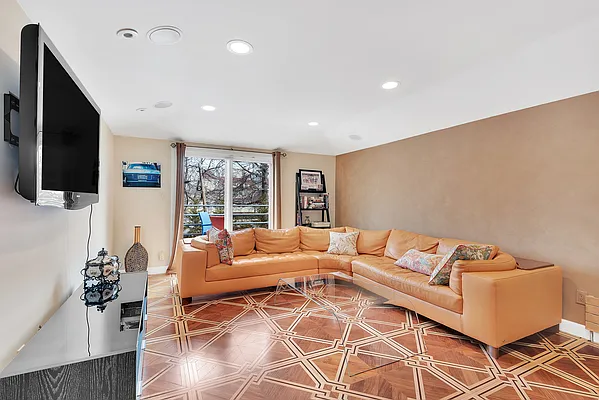 Sold by Compass | media 6