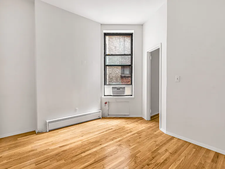 239 E 53rd St #2C — Photo 7