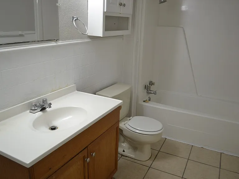 1301 Bernard St — Photo 4
