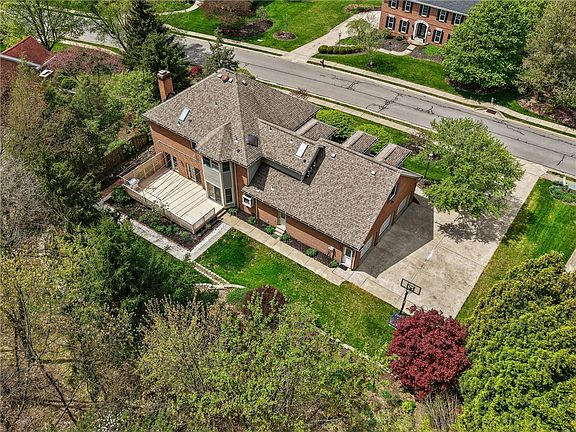 3rd image of 1641 Blackburn Heights Dr
