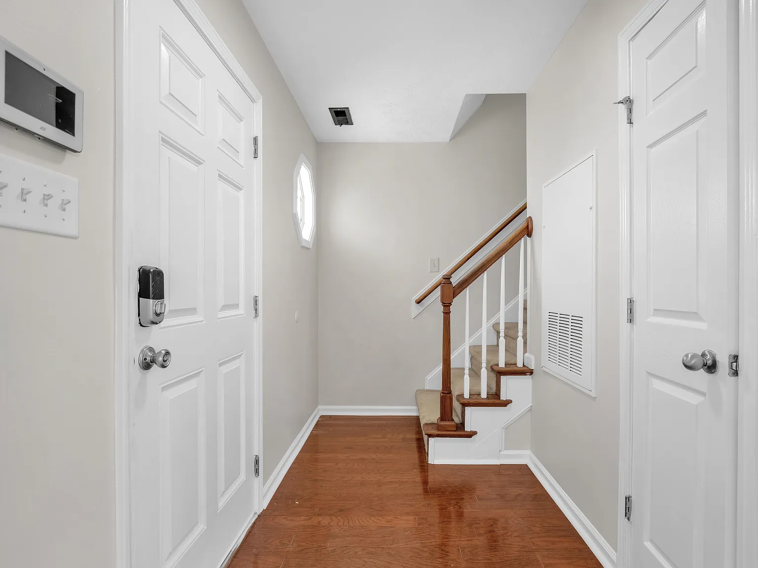 4 bed, 2036 sqft, $2,035 — Photo 4