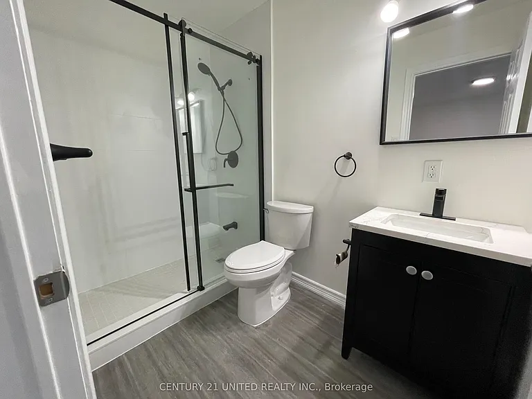 174.5 Hunter St W #9 — Photo 11