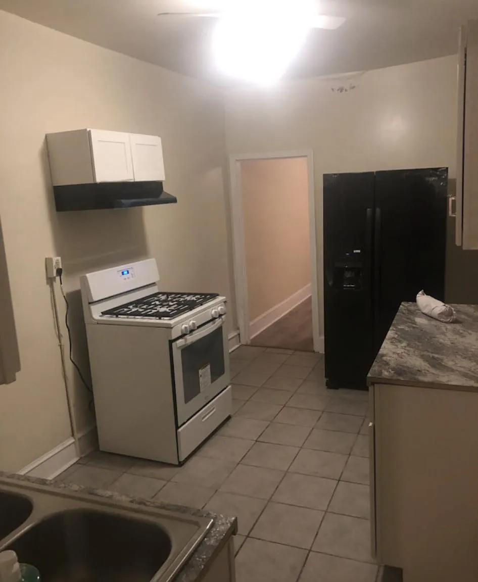 3 bed, 1225 sqft, $1,600 — Photo 3