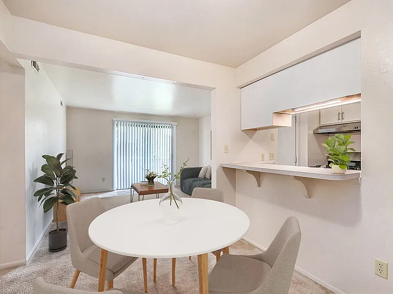 Irish Hills Apartments — Photo 3