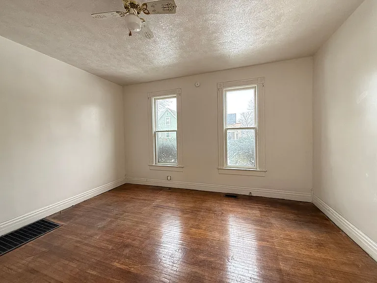 1707 Meharry St — Photo 4