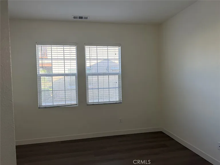 8603 Founders Grove St — Photo 4