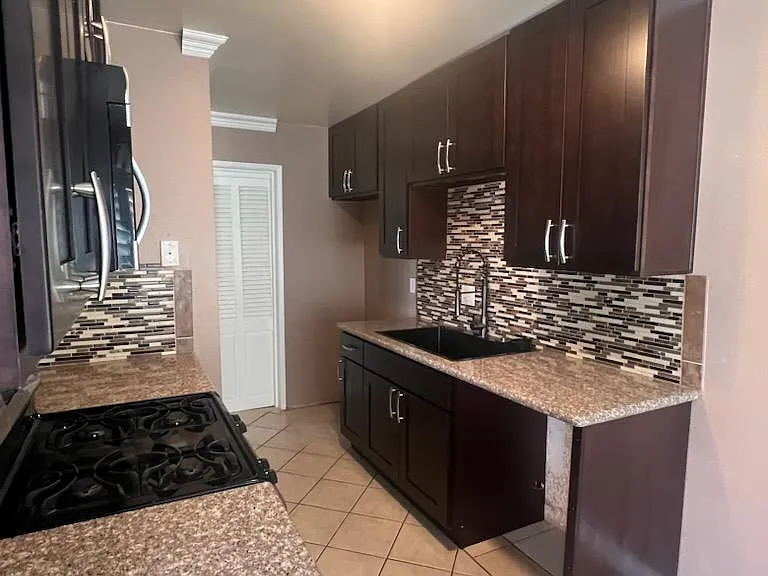 1116 N Barston Ave — Photo 11