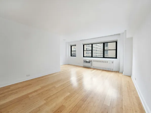 176 East 77th Street 8L image 1 of 4