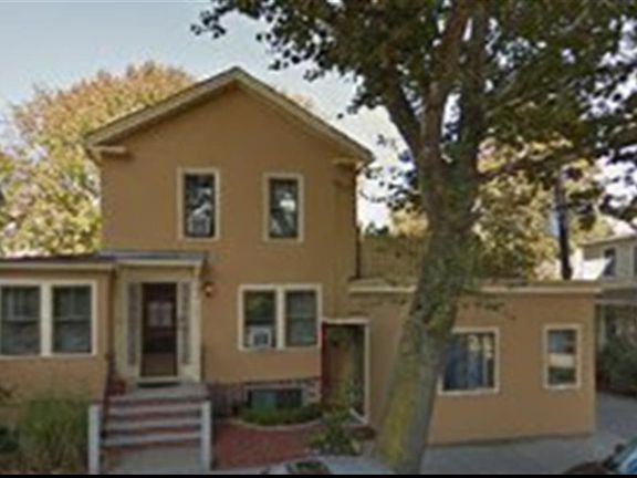 5th image of 261 Mount Auburn St