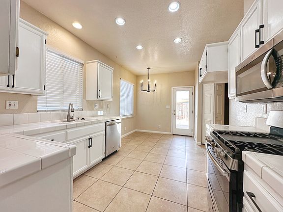 Kitchen with Nook