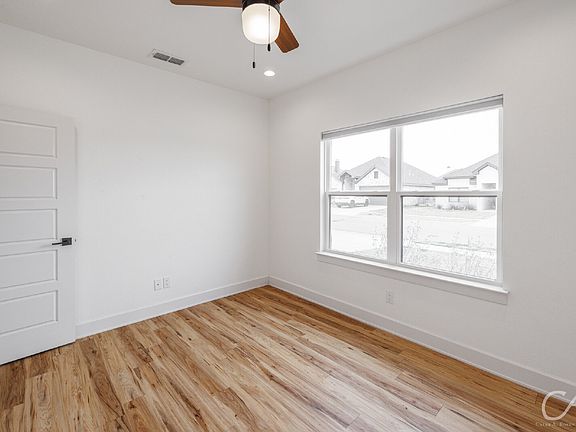 4th image of 4509 Polo St