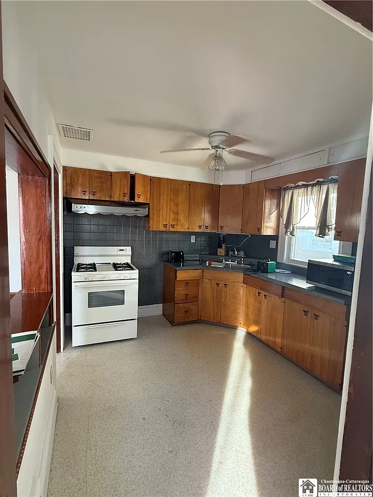2 bed, 1.0 bath, 1628 sqft, $1,200 — Photo 4
