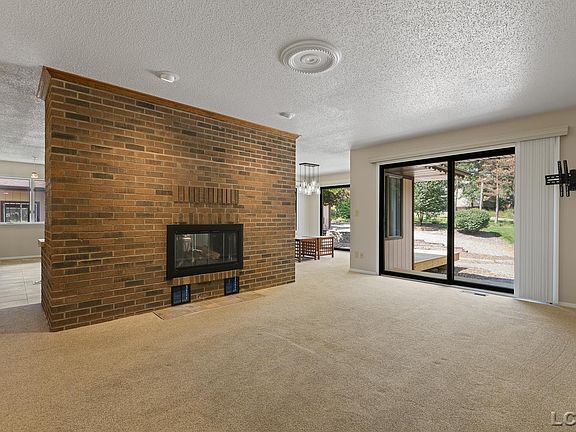 2nd image of 1284 Buckingham Ct