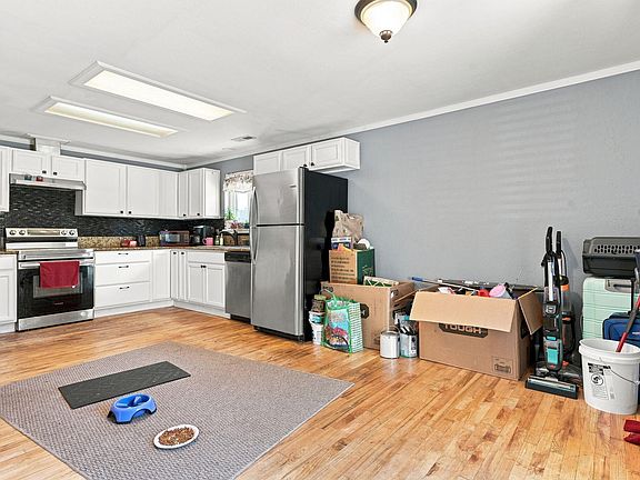 5th image of 2552 Brookside Dr