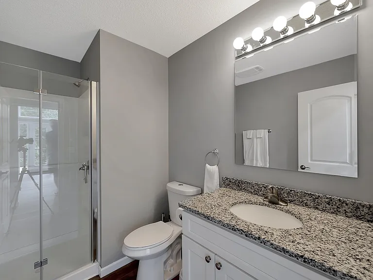 8926 Franklin Ave #B — Photo 9