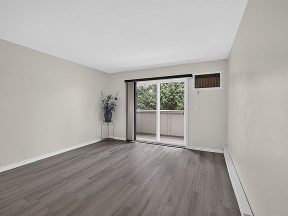 5th image of 3160 De Montreuil Ct Unit 400