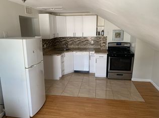 51 5th St APT 3, Cambridge, MA 02141