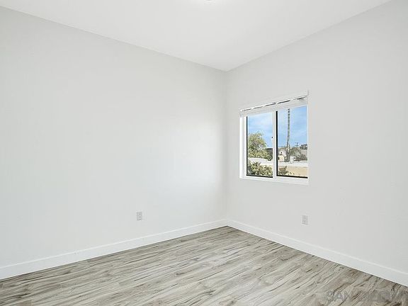 5th image of 4622 Idaho St