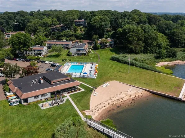 35 Harbour Village #D, Branford, CT 06405