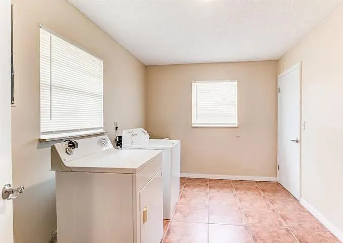 774 NW Floresta Dr — Photo 22