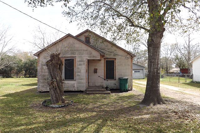 1st image of 418 E Watt St